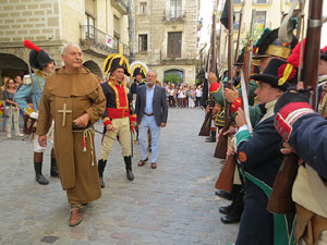 XII Festa Reviu els Setges Napole&ograve;nics de Girona. Lliurament de la bandera de la Croada Gironina