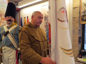 XII Festa Reviu els Setges Napole&ograve;nics de Girona. Lliurament de la bandera de la Croada Gironina
