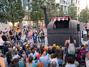 Festival Acocollona't 2019. Passejada i titelles de la Mula Baba