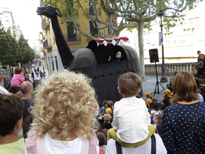 Festival Acocollona't 2019. Passejada i titelles de la Mula Baba