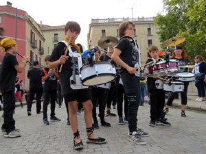 Festival Acocollona't 2019. Passejada i titelles de la Mula Baba