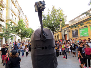 Festival Acocollona't 2019. Passejada i titelles de la Mula Baba