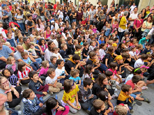 Festival Acocollona't 2019. Passejada i titelles de la Mula Baba