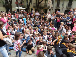 Festival Acocollona't 2019. Passejada i titelles de la Mula Baba