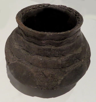 Vas cer&agrave;mic de l'Edat del Bronze. Sorrals del Manzanares, 2000-100 aC