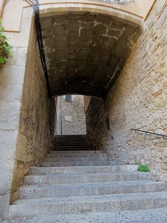 El primer pont que uneix les dues parts del casalot, la casa vella i la casa nova