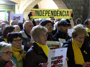 Concentraci&oacute; a la pla&ccedil;a del Vi per la independ&egrave;ncia i la llibertat dels presos pol&iacute;tics