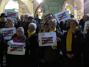 Concentraci&oacute; a la pla&ccedil;a del Vi per la independ&egrave;ncia i la llibertat dels presos pol&iacute;tics