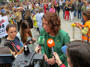 Concentraci&oacute; de rebuig de la sent&egrave;ncia davant la seu de la Generalitat a Girona
