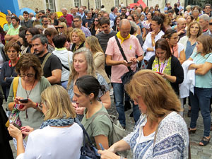 Concentraci&oacute; de rebuig de la sent&egrave;ncia davant la seu de la Generalitat a Girona