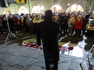 Concentraci&oacute; a la pla&ccedil;a del Vi per la independ&egrave;ncia i la llibertat dels presos pol&iacute;tics