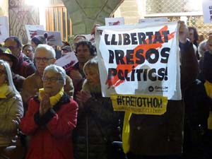 Concentraci&oacute; a la pla&ccedil;a del Vi per la independ&egrave;ncia i la llibertat dels presos pol&iacute;tics