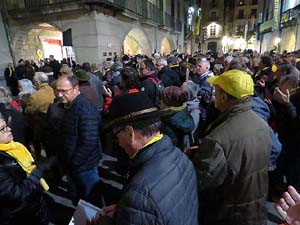 Concentraci&oacute; a la pla&ccedil;a del Vi per la independ&egrave;ncia i la llibertat dels presos pol&iacute;tics
