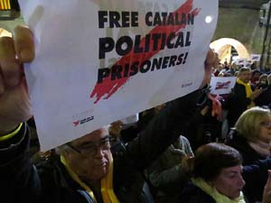 Concentraci&oacute; a la pla&ccedil;a del Vi per la independ&egrave;ncia i la llibertat dels presos pol&iacute;tics