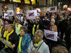 Concentraci&oacute; a la pla&ccedil;a del Vi per la independ&egrave;ncia i la llibertat dels presos pol&iacute;tics