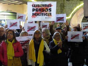 Concentraci&oacute; a la pla&ccedil;a del Vi per la independ&egrave;ncia i la llibertat dels presos pol&iacute;tics