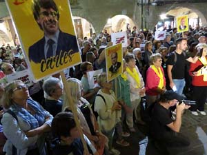 Concentraci&oacute; a la pla&ccedil;a del Vi per la independ&egrave;ncia i la llibertat dels presos pol&iacute;tics