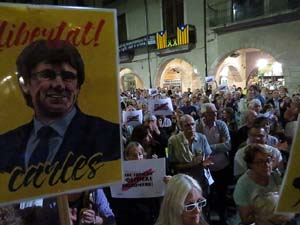 Concentraci&oacute; a la pla&ccedil;a del Vi per la independ&egrave;ncia i la llibertat dels presos pol&iacute;tics