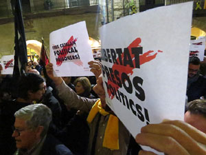 Concentraci&oacute; a la pla&ccedil;a del Vi per la independ&egrave;ncia i la llibertat dels presos pol&iacute;tics