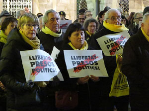 Concentraci&oacute; a la pla&ccedil;a del Vi per la independ&egrave;ncia i la llibertat dels presos pol&iacute;tics