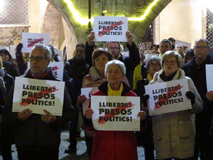 Concentraci&oacute; a la pla&ccedil;a del Vi per la independ&egrave;ncia i la llibertat dels presos pol&iacute;tics