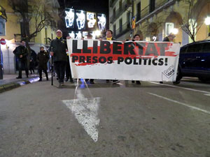 Concentraci&oacute; a la pla&ccedil;a del Vi per la independ&egrave;ncia i la llibertat dels presos pol&iacute;tics