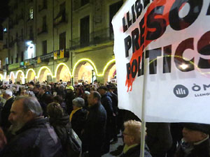 Concentraci&oacute; a la pla&ccedil;a del Vi per la independ&egrave;ncia i la llibertat dels presos pol&iacute;tics