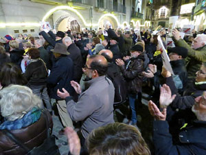 Concentraci&oacute; a la pla&ccedil;a del Vi per la independ&egrave;ncia i la llibertat dels presos pol&iacute;tics