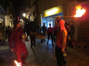 Fires 2019. La Drakofarra, descens del Beatusaure i del petit Drac Major per les escales de la Catedral de Girona