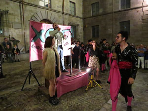Fires 2019. La Drakofarra, descens del Beatusaure i del petit Drac Major per les escales de la Catedral de Girona