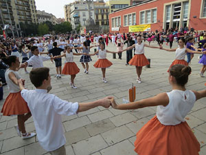 Fires 2019. 79&egrave; concurs de Colles Sardanistes amb la cobla Ciutat de Girona a la pla&ccedil;a de Francesc Calvet i Rubalcaba