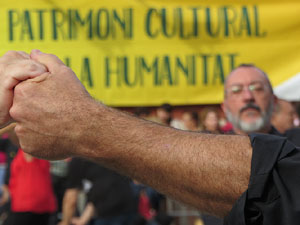Fires 2019. 79&egrave; concurs de Colles Sardanistes amb la cobla Ciutat de Girona a la pla&ccedil;a de Francesc Calvet i Rubalcaba