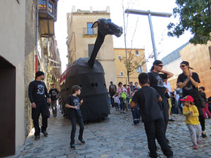 Fires 2019. Passejada de Fires de la Mula Baba i representaci&oacute; de titelles