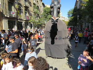 Fires 2019. Passejada de Fires de la Mula Baba i representaci&oacute; de titelles