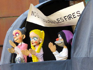 Fires 2019. Passejada de Fires de la Mula Baba i representaci&oacute; de titelles