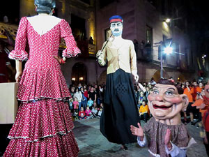 Fires 2019. Preg&oacute; de Fires. Entrada i ballades de capgrossos, gegants i far&agrave;ndula a la pla&ccedil;a del Vi