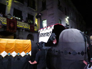 Fires 2019. Preg&oacute; de Fires. Entrada i ballades de capgrossos, gegants i far&agrave;ndula a la pla&ccedil;a del Vi