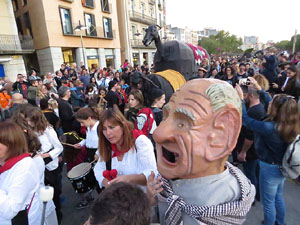 Fires 2019. Preg&oacute; de Fires. Les cercaviles de gegants i capgrossos fins la pla&ccedil;a del Vi
