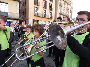 Fires 2019. Preg&oacute; de Fires. Les cercaviles de gegants i capgrossos fins la pla&ccedil;a del Vi
