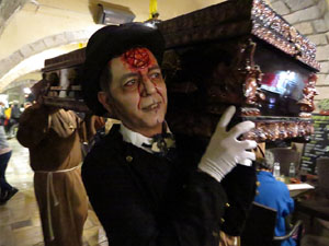 Fires 2019. 8a. Zombie Walk de Girona dins el festival Acocollona't