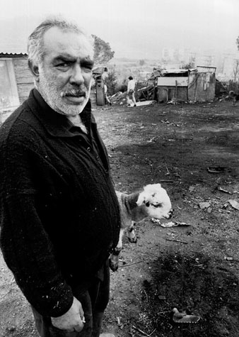 Enderrocament de barraques a la Font de la P&oacute;lvora. 1986