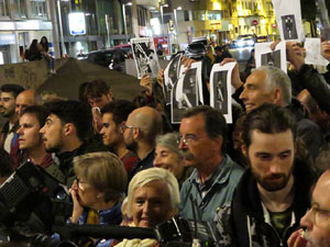 Concentraci&oacute; de protesta contra la pres&egrave;ncia de Felip VI a Catalunya a la pla&ccedil;a de l'U d'octubre