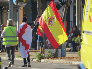 Manifestaci&oacute; antifeixista a la pla&ccedil;a de l'U d'octubre contra la convocat&ograve;ria de SCC de celebraci&oacute; de la Constituci&oacute; espanyola