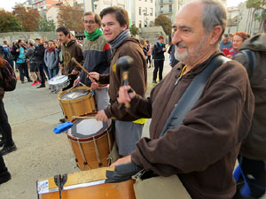 Sortida de la columna de la Marxa per la Llibertat des de la pla&ccedil;a de l'1 d'octubre de 2017 de Girona