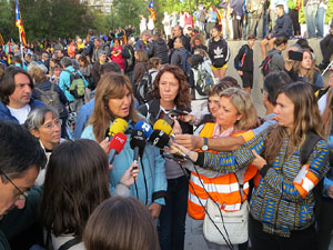 Sortida de la columna de la Marxa per la Llibertat des de la pla&ccedil;a de l'1 d'octubre de 2017 de Girona