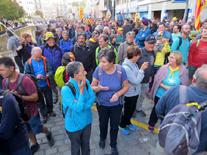 Sortida de la columna de la Marxa per la Llibertat des de la pla&ccedil;a de l'1 d'octubre de 2017 de Girona