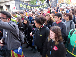 Sortida de la columna de la Marxa per la Llibertat des de la pla&ccedil;a de l'1 d'octubre de 2017 de Girona