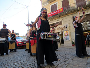 Nadal 2019. La percussi&oacute; de Bloc Quilombo per la Marat&oacute; de TV3
