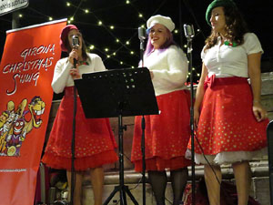 Nadal 2019 a Girona. Girona Christmas Swing amb The Lolita's Sisters a la Rambla de la Llibertat