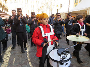 Nadal 2019 a Girona. Cercavila i Els Pastorets de la Mula Baba a la pla&ccedil;a del Pallol